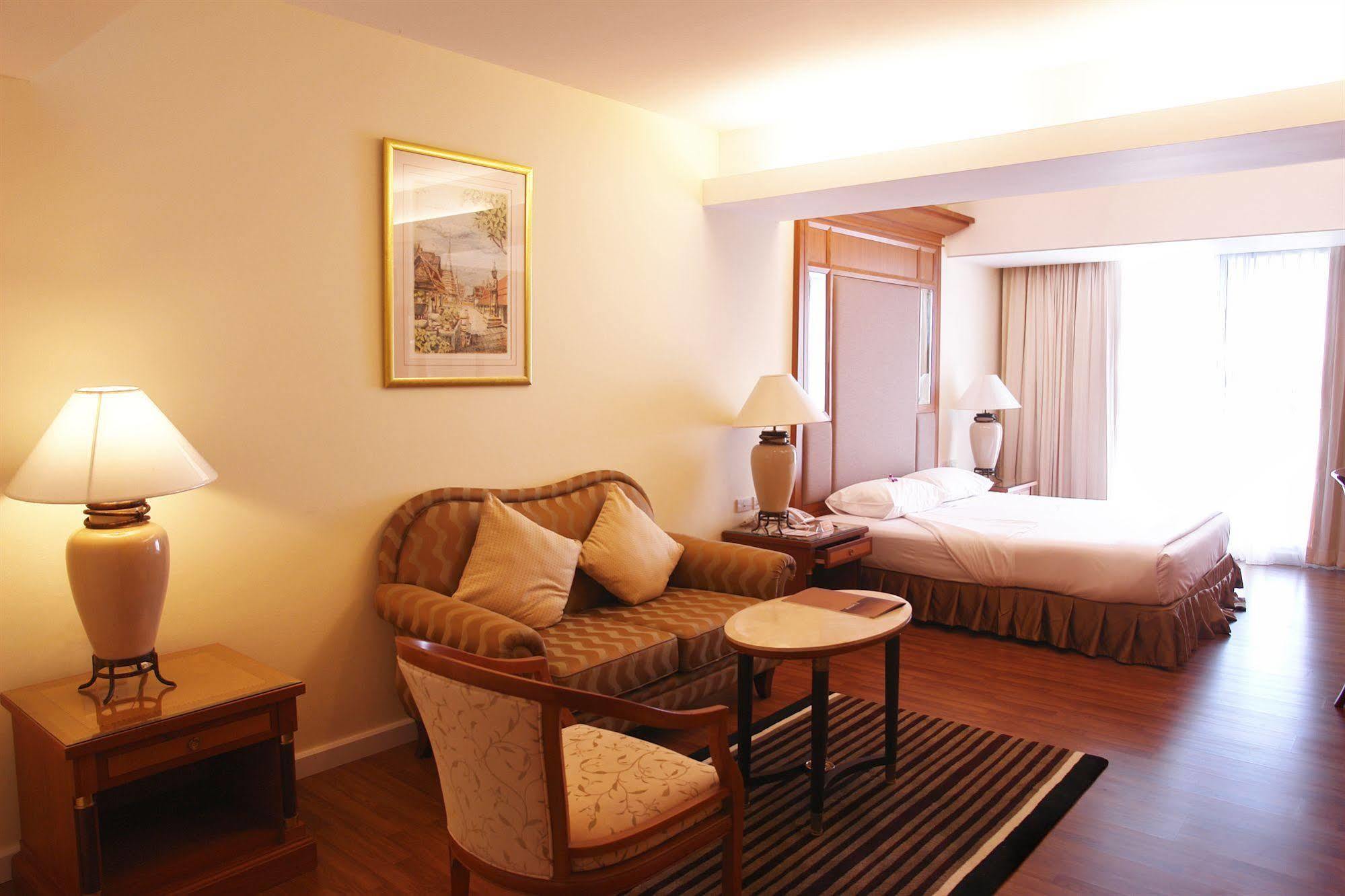 Kameo Grand Hotel & Serviced Apartment, Rayong Extérieur photo