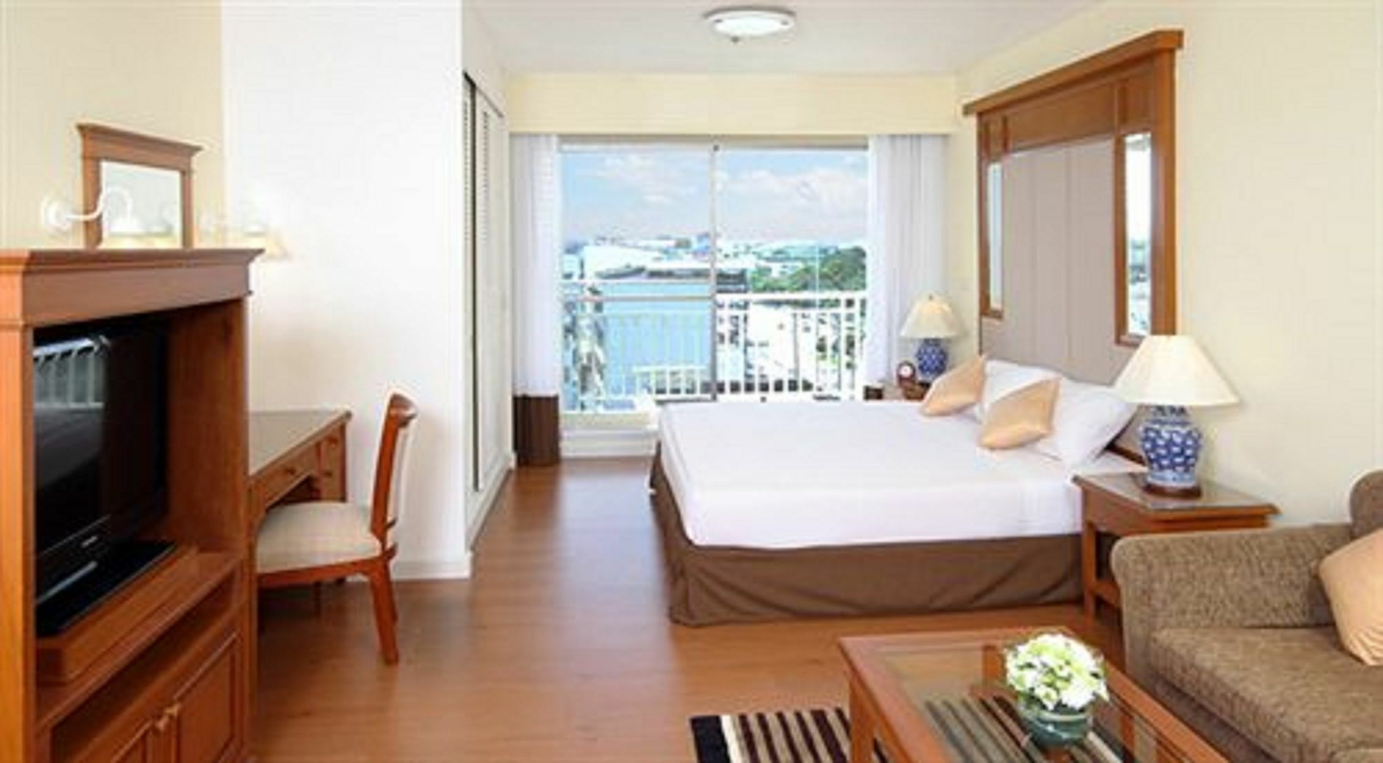 Kameo Grand Hotel & Serviced Apartment, Rayong Extérieur photo