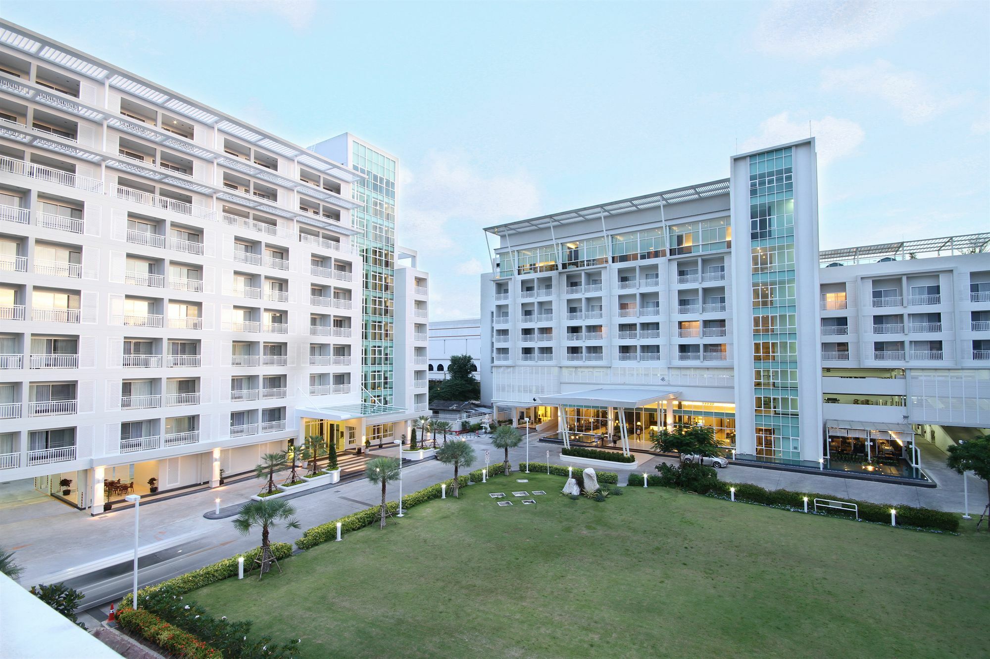 Kameo Grand Hotel & Serviced Apartment, Rayong Extérieur photo