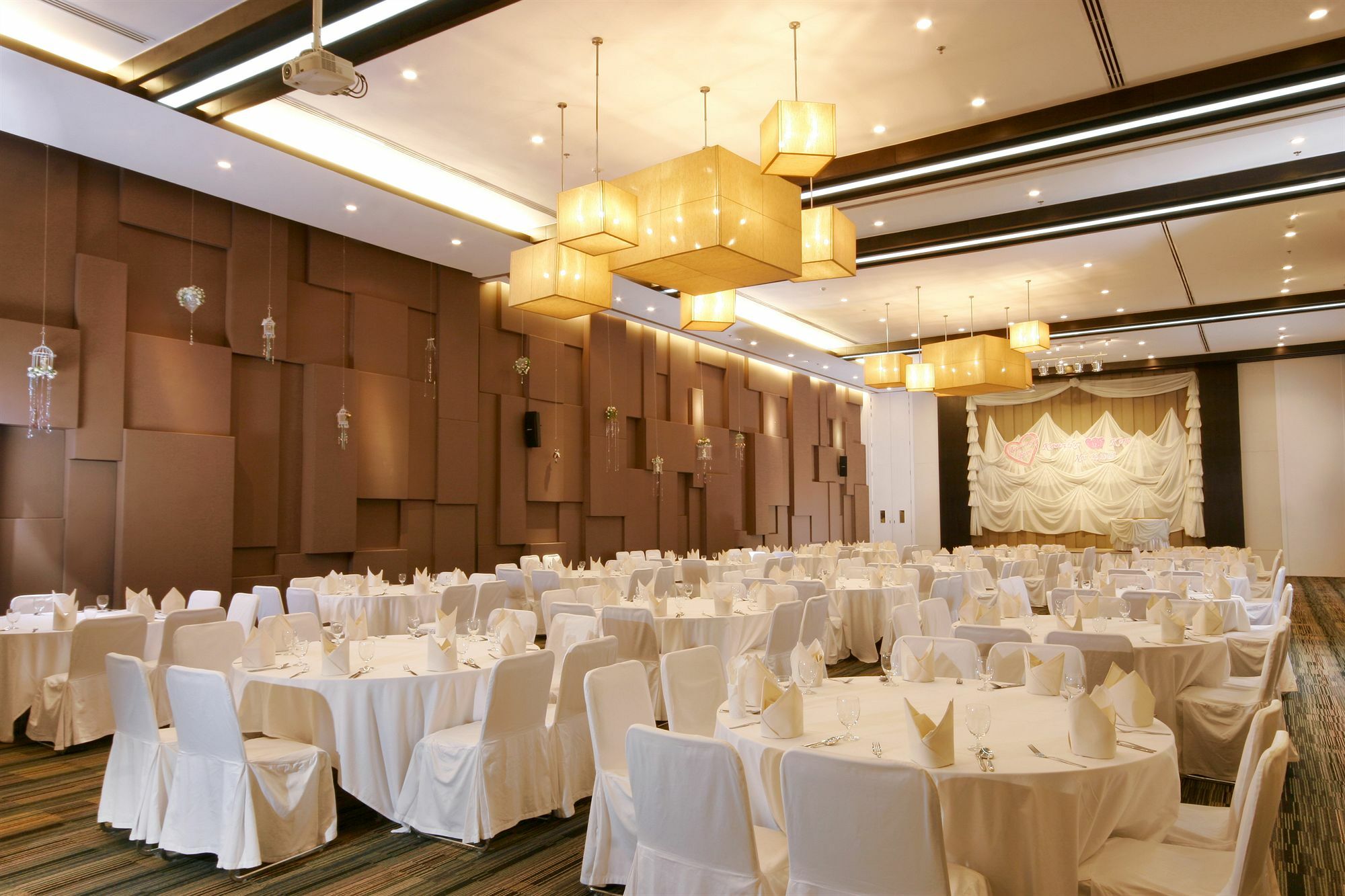 Kameo Grand Hotel & Serviced Apartment, Rayong Extérieur photo